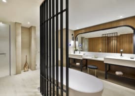 DoubleTree by Hilton Dubai - Business Bay 5