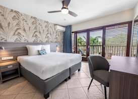 LionsDive Beach Resort 4