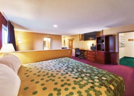 Econo Lodge Maquoketa 5