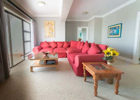 Fly Me To The Moon Guesthouse 2