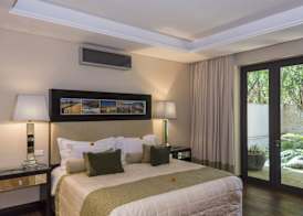 No5 Boutique Art Hotel by Mantis 5