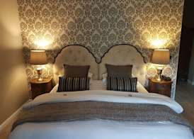 Riverside Boutique Hotel 3