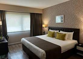 Days Inn by Wyndham Zarate 5