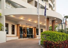 DoubleTree by Hilton Cairns 5