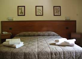 Pausania Inn 3