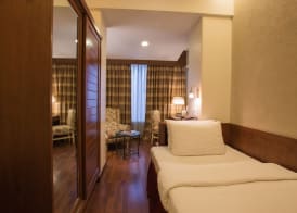 Residency Club 4