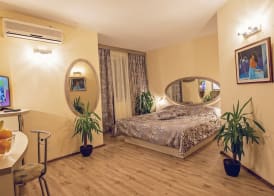 Hotel Color 5