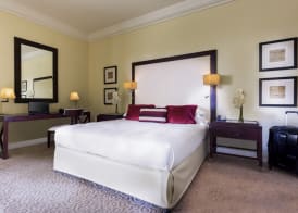 Mövenpick Grand Al Bustan 5