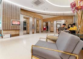 Crown Regency Hotel & Towers 4