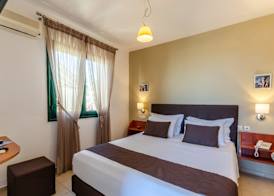 Pela Mare Hotel 4