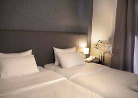 Galaxy Hotel 4