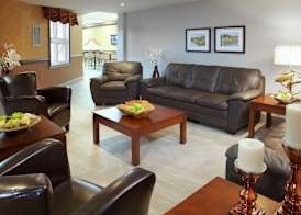 Econo Lodge Inn & Suites 2