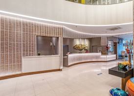 Crown Regency Hotel & Towers 3