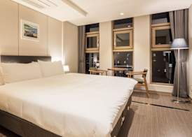 The First Stay Hotel 5