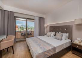 Oscar Hotel 5