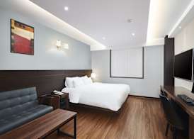 Lion Hotel 2
