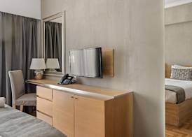 Athens Warehouse Boutique Hotel & Suites 4