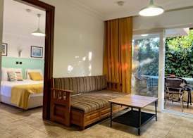 Ten Apart Hotel 3