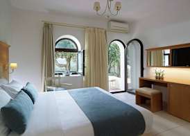 Coriva Beach Hotel & Bungalows 4