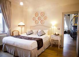 Chateau Mcely 3