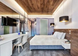 Atrium Hotel 4