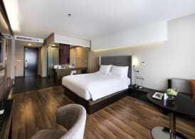 Novotel Suites Hanoi 4
