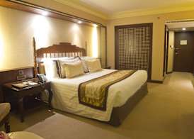 The Manila Hotel 5
