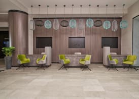 Hotel Holiday International 2
