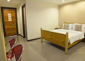 Nichols Airport Hotel 4