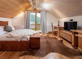 Zara Chalet 4