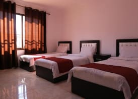Weekend Hotel 4