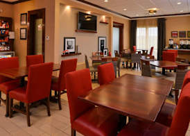 Hampton Inn Lincoln 4