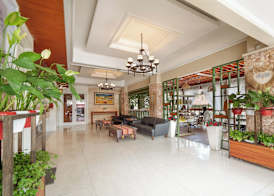 Alron Hotel Kuta 4
