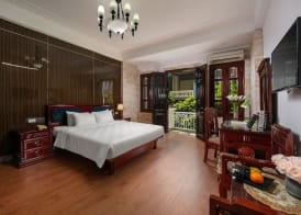 Little Diamond Hotel 4