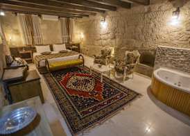 Divan Cave House 5