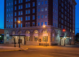 DoubleTree by Hilton Utica 4