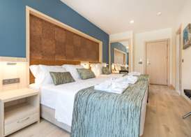 Amossia Elite Hotel 4