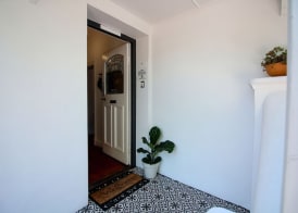 Whispering Oaks Guest House 2