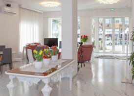 MoMo Seaview Hotel 3