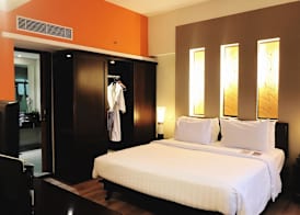 Mercure Surabaya Grand Mirama 5
