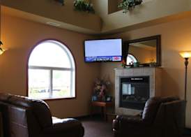 Days Inn & Suites by Wyndham Thompson 3