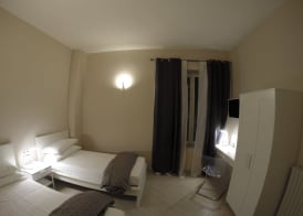 Up Hotel 5