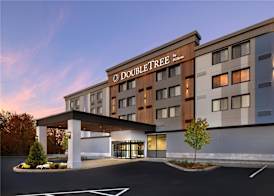 DoubleTree by Hilton Concord Downtown 3