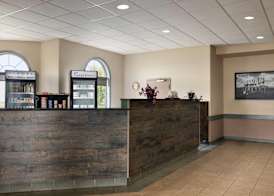 Super 8 by Wyndham Swan River MB 2