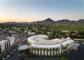 Embassy Suites by Hilton Phoenix Biltmore 4