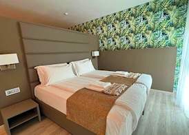 International Beach Hotel 3