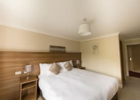 Riverside Hotel 4
