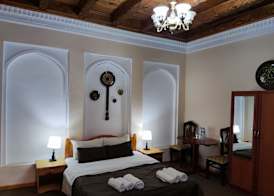 Ziyobaxsh Hotel 5