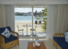 Sandyport Beach Resort 5