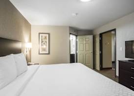 Quality Inn & Suites Thompson 5